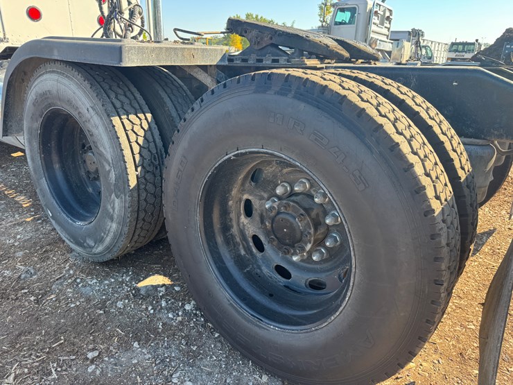 1999-peterbilt-378-image-27
