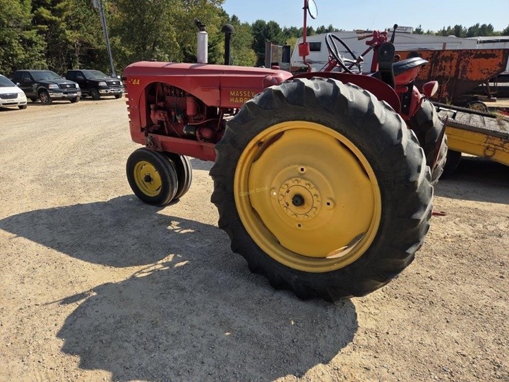 massey-ferguson-44-image-2