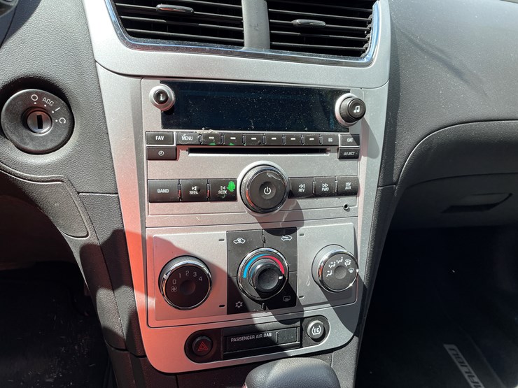 #8006-•-2009-chevy-malibu-car-(with-wi-title)-image-21