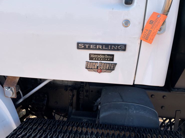 2005-sterling-lt9500-image-38