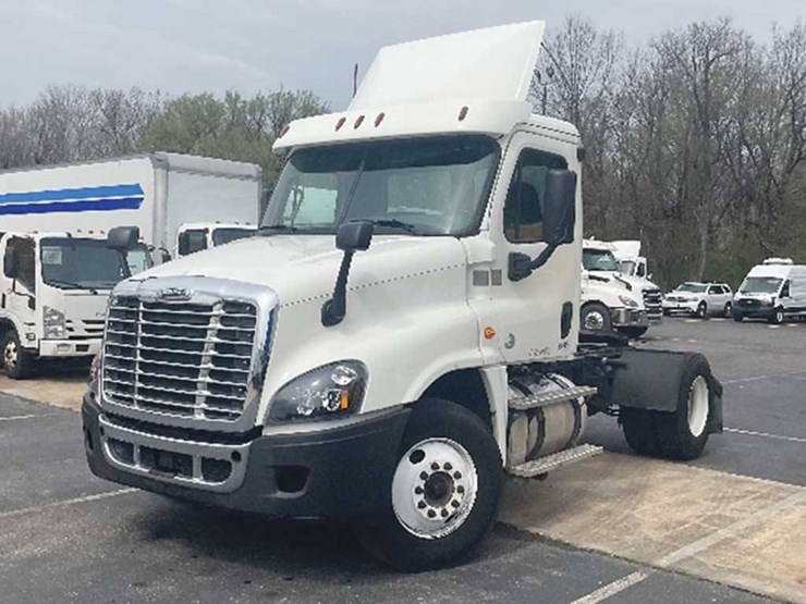 2018-freightliner-cascadia-125-image-1