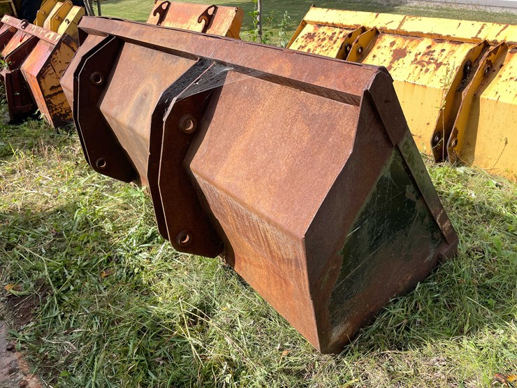 #1285-•-front-loader-bucket-attachment-image-5