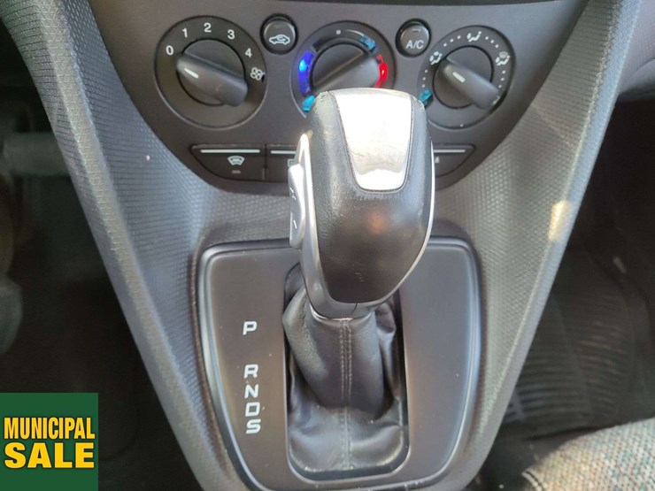 2014-ford-transit-connect-image-11