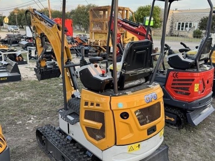 cf-industries-xz.20r-mini-excavator,-gas-engine,-image-4