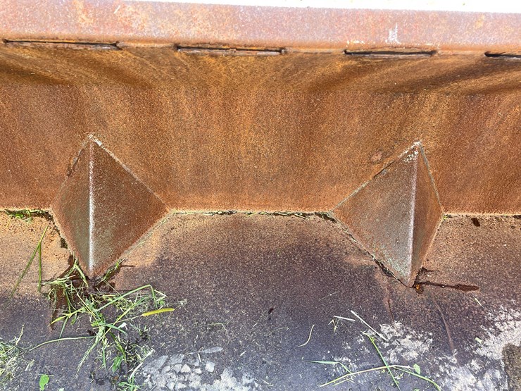 #1149-•-front-loader-bucket-attachment-image-10
