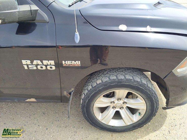 2013-ram-1500-sport-4x4-crew-cab-sb-image-34
