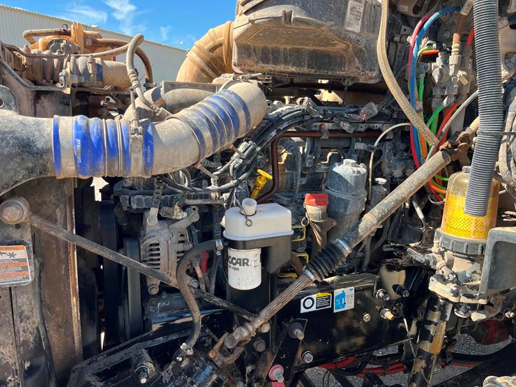 2018-kenworth-t880-image-11