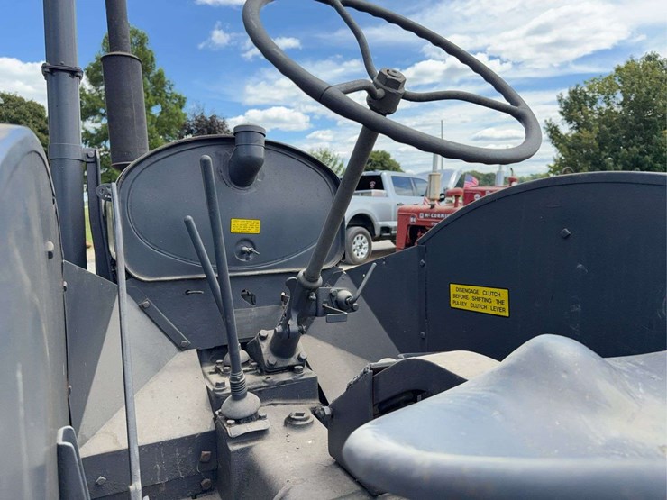 mccormick-deering-w-30-image-44