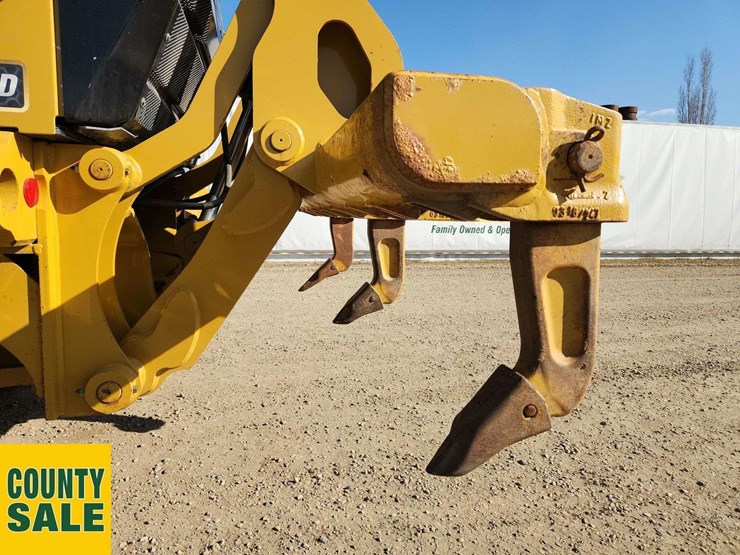 2020-caterpillar-150-awd-image-37