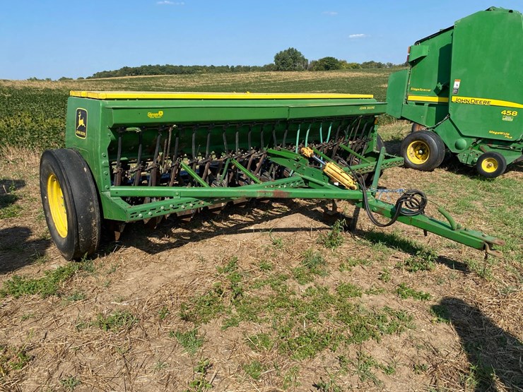 john-deere-8300-image-3