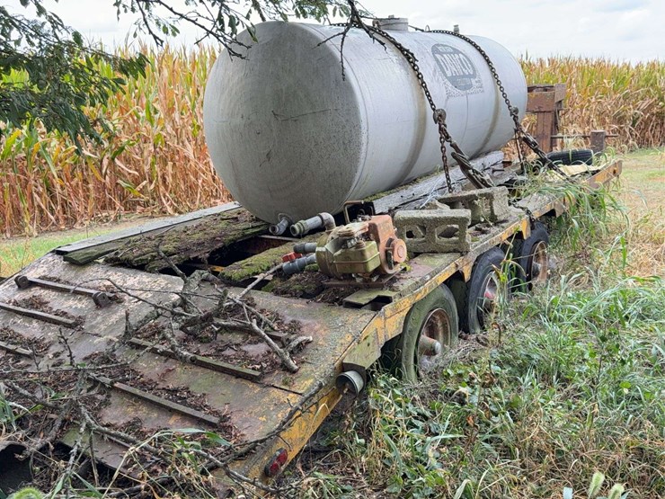 gooseneck-trailer-with-tank-image-9