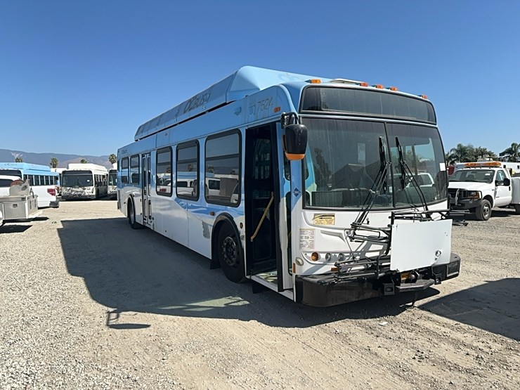 lot#--2012-new-flyer-c40lfr-transit-bus-image-1