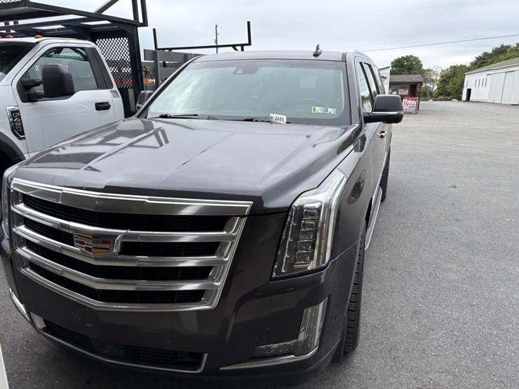 2017-cadillac-escalade-image-4
