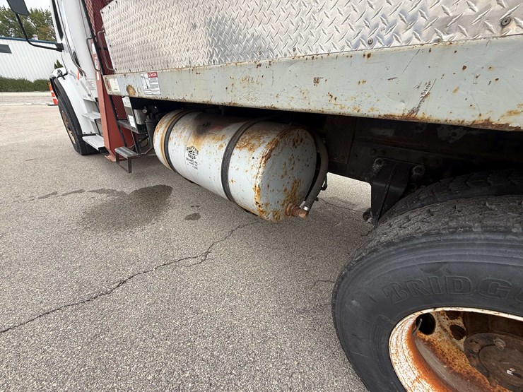 #2500-•-2005-freightliner-boom-truck-(has-wi-title)-(seymour,-wi)-image-20