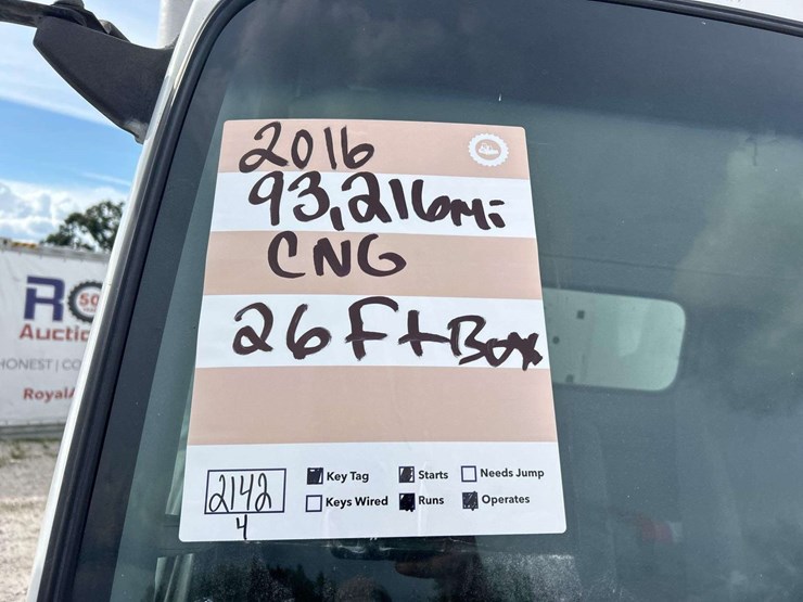 2016-isuzu-npr-hd-image-47