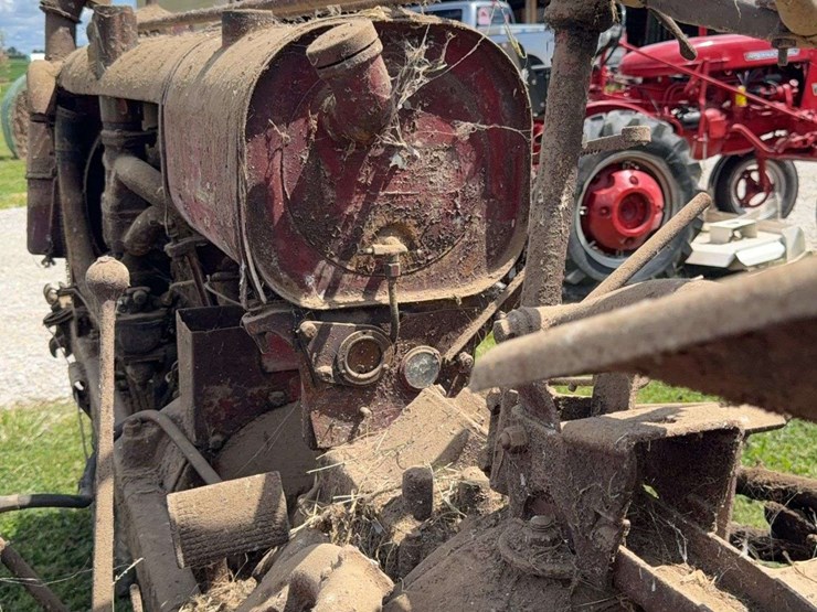 farmall-f-20-image-34