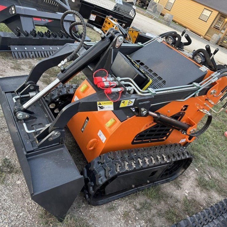 Land Hero, LDH-T460XX, Stand on mini skid steer.