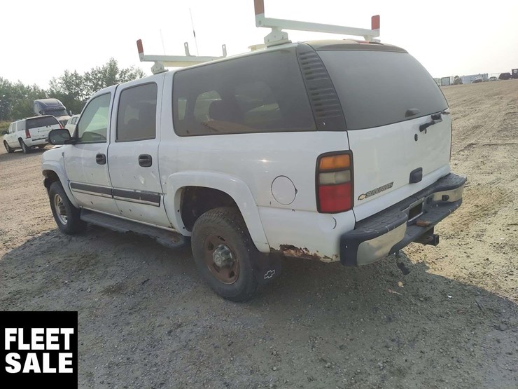 2006-chevrolet-suburban-image-8