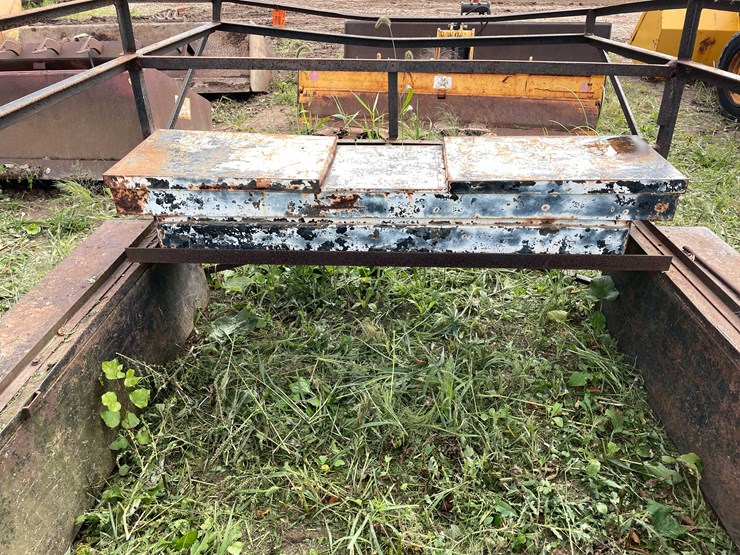 #1294-•-tracks-and-truck-rack-frame-image-19
