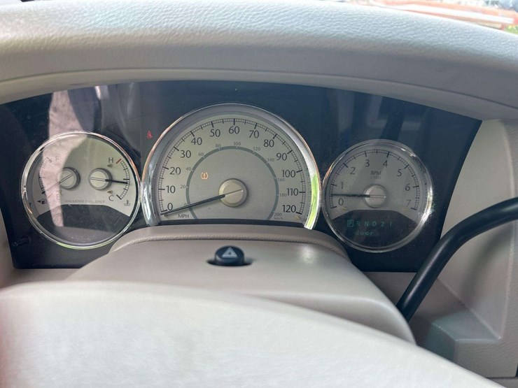 2008-chrysler-aspen-image-11