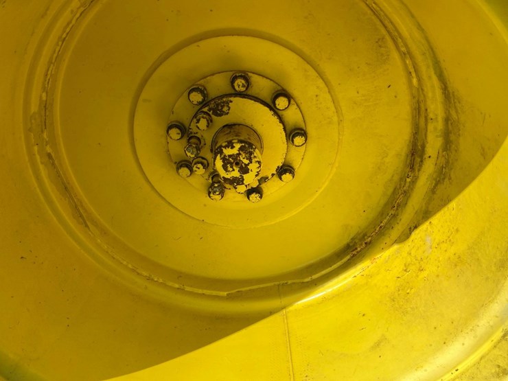john-deere-8430-image-33