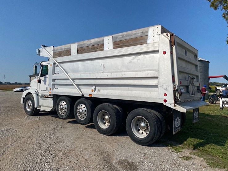 2002-ih-9200i-quad-axle-dump-truck-image-6