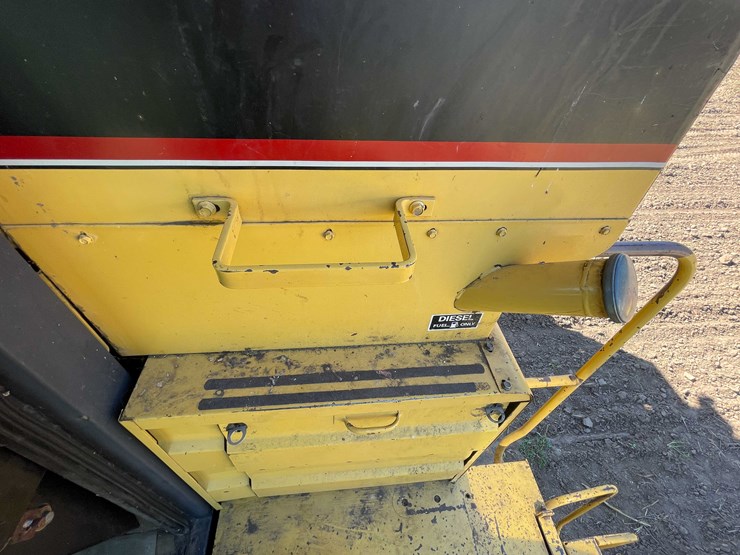 new-holland-tr87-image-29