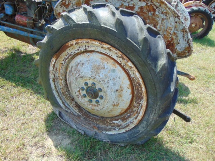 ford-tractor-image-4