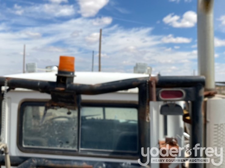 2000-mack-ch613-image-17