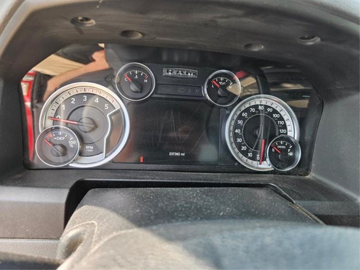 2017-dodge-ram-5500-image-43