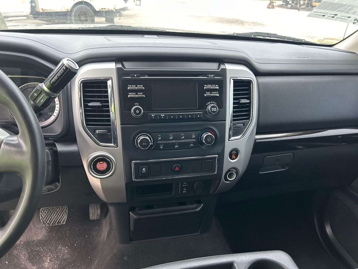 2017-nissan-titan-image-13
