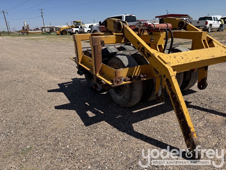 bigham-kam-pac-pneumatic-packer/roller-to-suit-grader-image-8