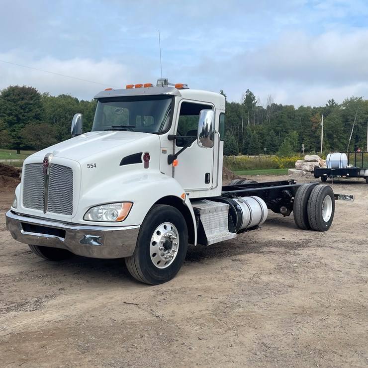 2013 KENWORTH T370