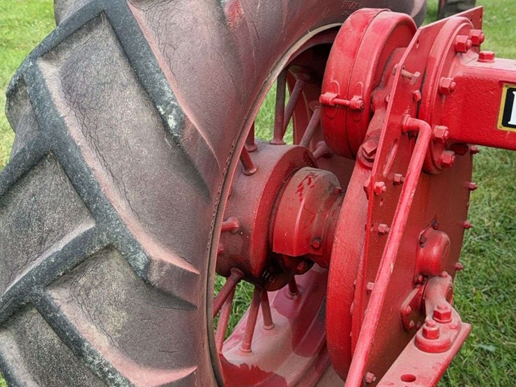 farmall-f-20-image-36