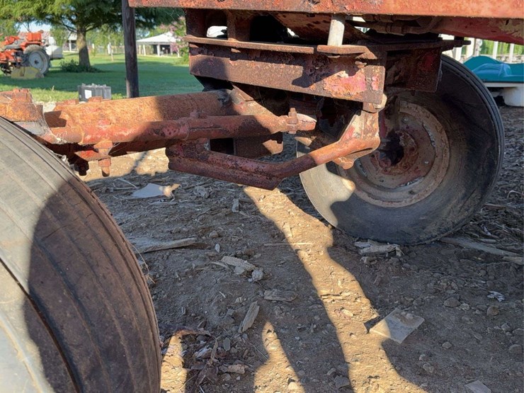 farmall-806-image-15