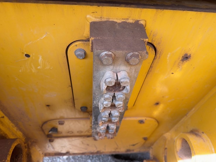 2019-deere-950k-image-55