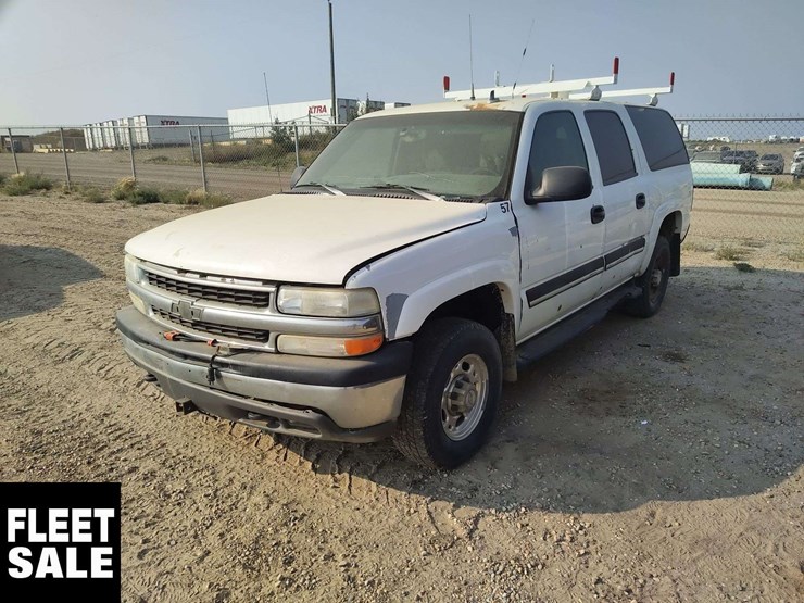 2006-chevrolet-suburban-image-1