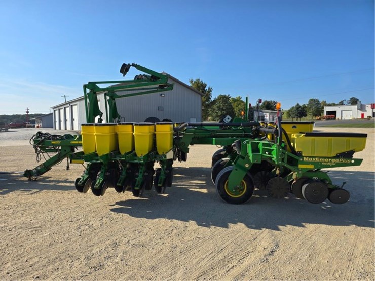 john-deere-1730-image-2