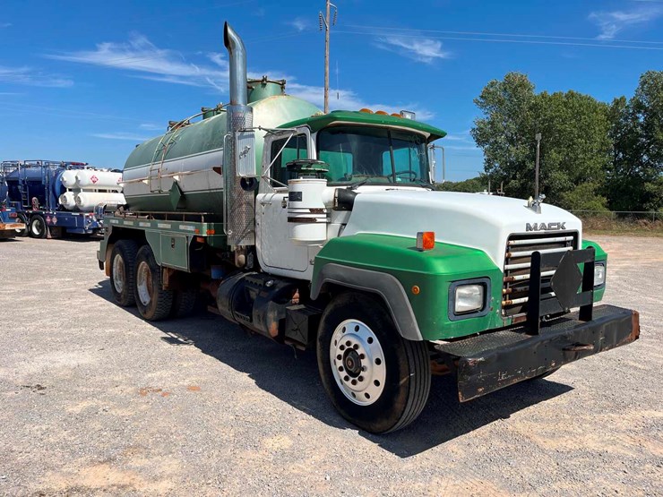 1994-mack-rd688s-image-3