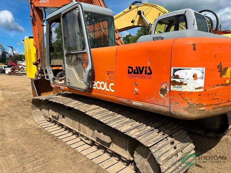 hitachi-ex200-lc-image-4