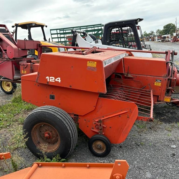 MASSEY-FERGUSON 124