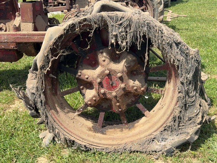farmall-f-20-image-19