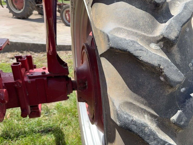 farmall-300-image-32