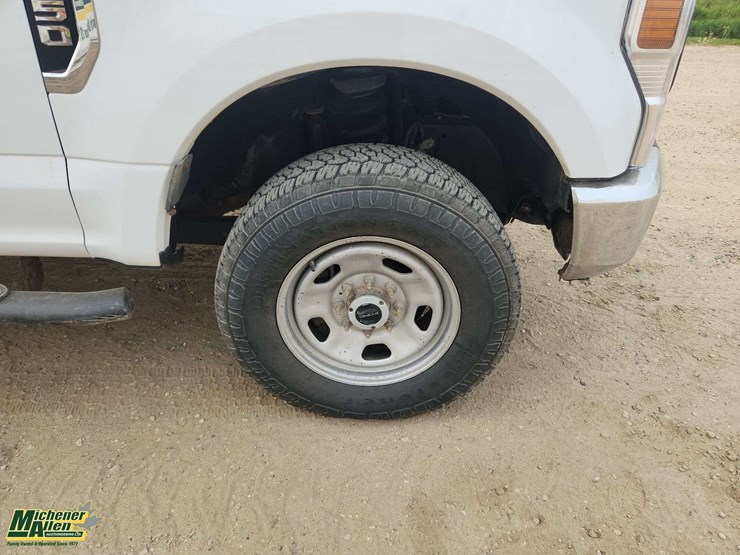 2021-ford-f350-image-35