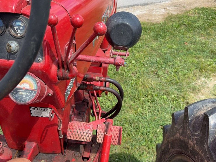 farmall-400-image-46