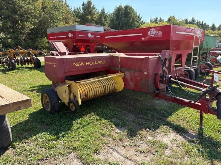 new-holland-311-image-2