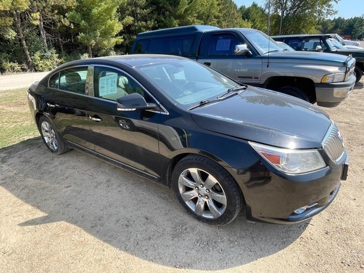 2011-buick-lacrosse-cxl-car-image-3