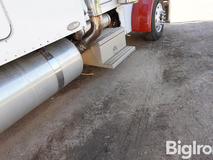 2003-peterbilt-379-image-15