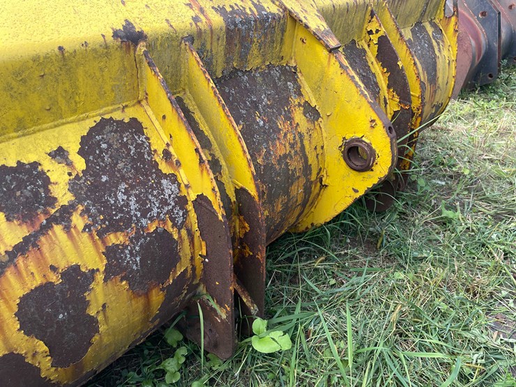 #1147-•-front-loader-bucket-attachment-image-8