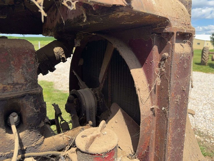 farmall-f-20-image-60